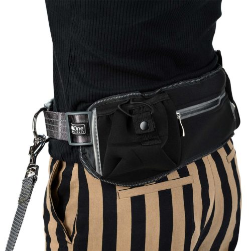 AniOne övtáska jogging fekete